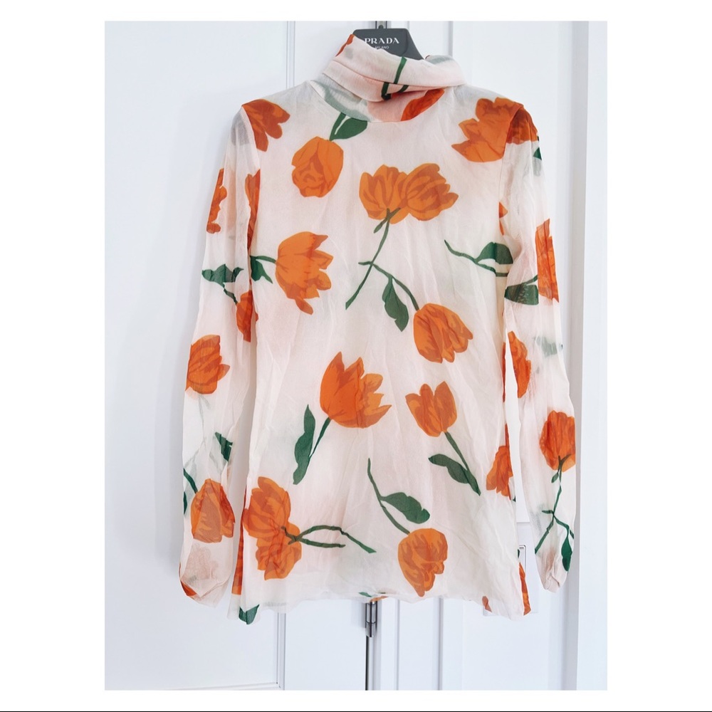 Ganni. Size 36 turtleneck floral top.